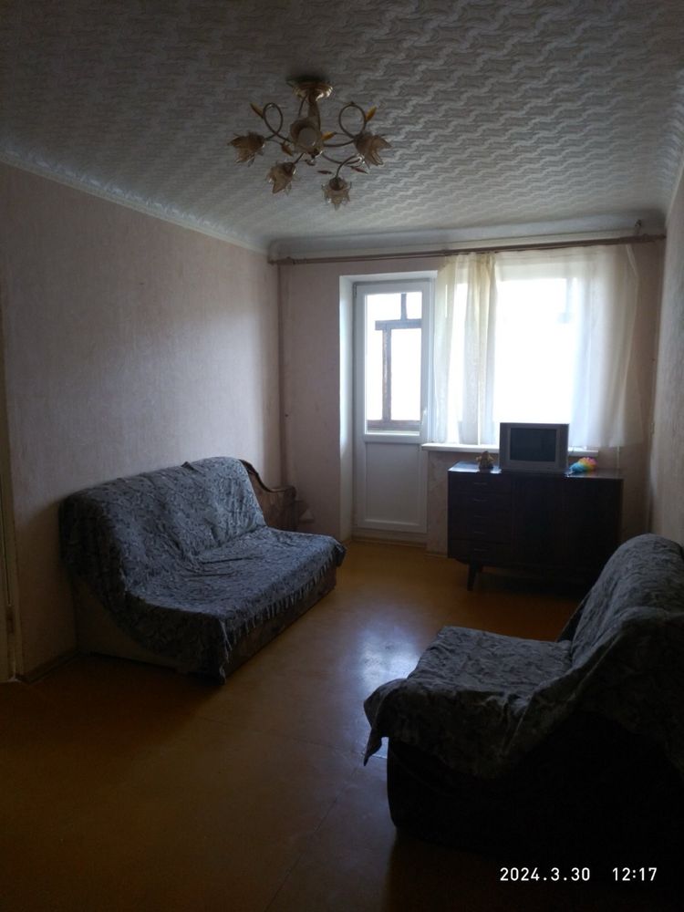 Продається 2 кімнатна квартира Покровському районі .