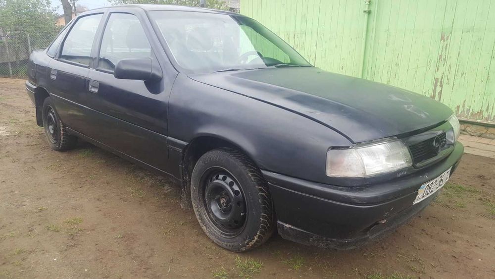 Opel Vectra A 1.8 93-й рік поТ/П на ходу обмін на мото на обмін не їду
