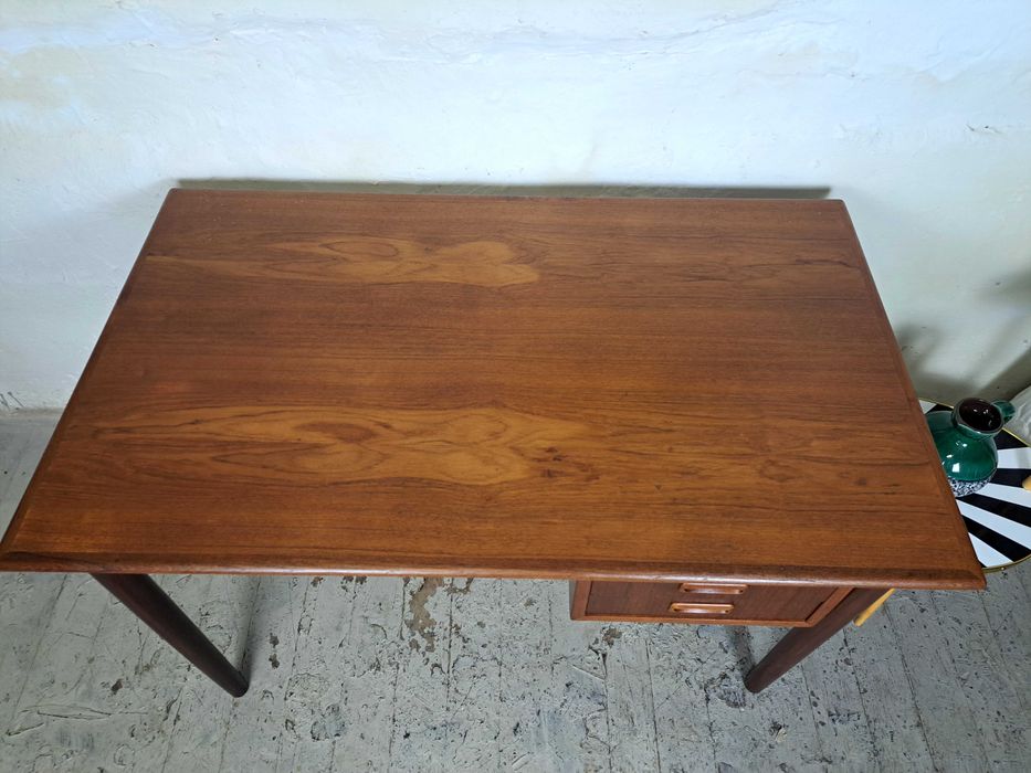 Biurko tekowe, duńskie mid modern century lata 60; przesuwane szuflady