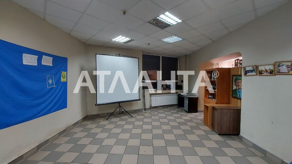 Магазин, офіс, аптека, салон, клініка -  110 м2 в Центрі