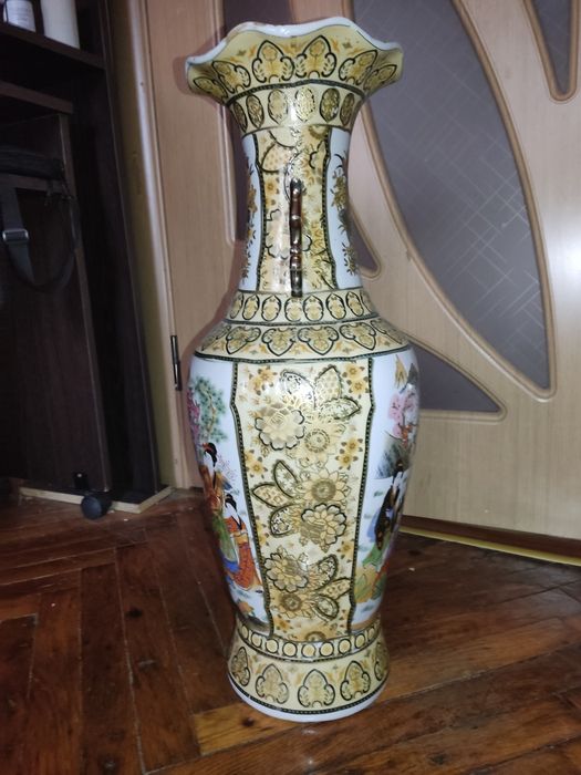 Ваза для квітівв