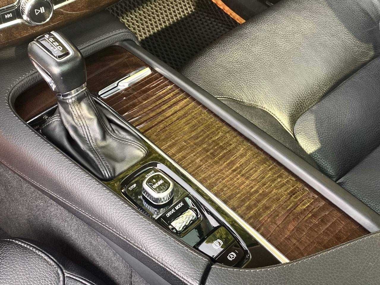 Volvo XC90 2015 рік
