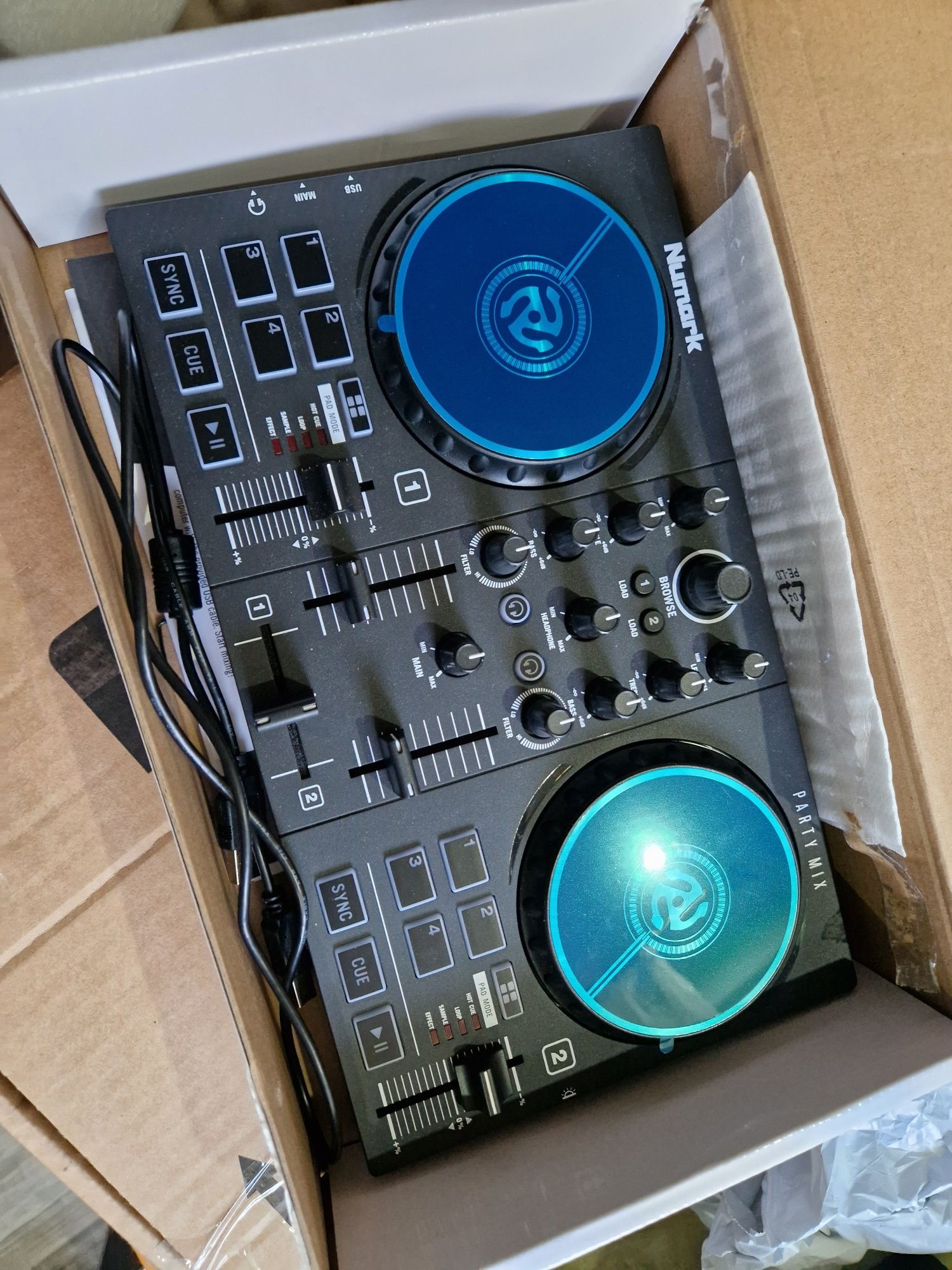 Numark party mix