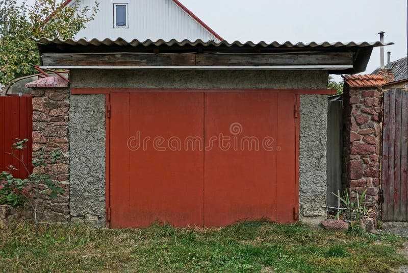 Сдам гараж и не жилой дом