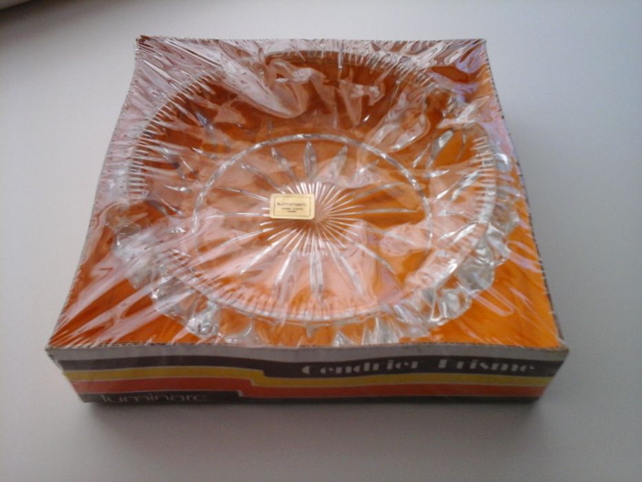 Cinzeiro em vidro trabalhado Luminarc, novo!