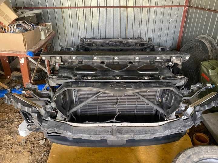 BMW X5 G05 Передня панель, телевізор