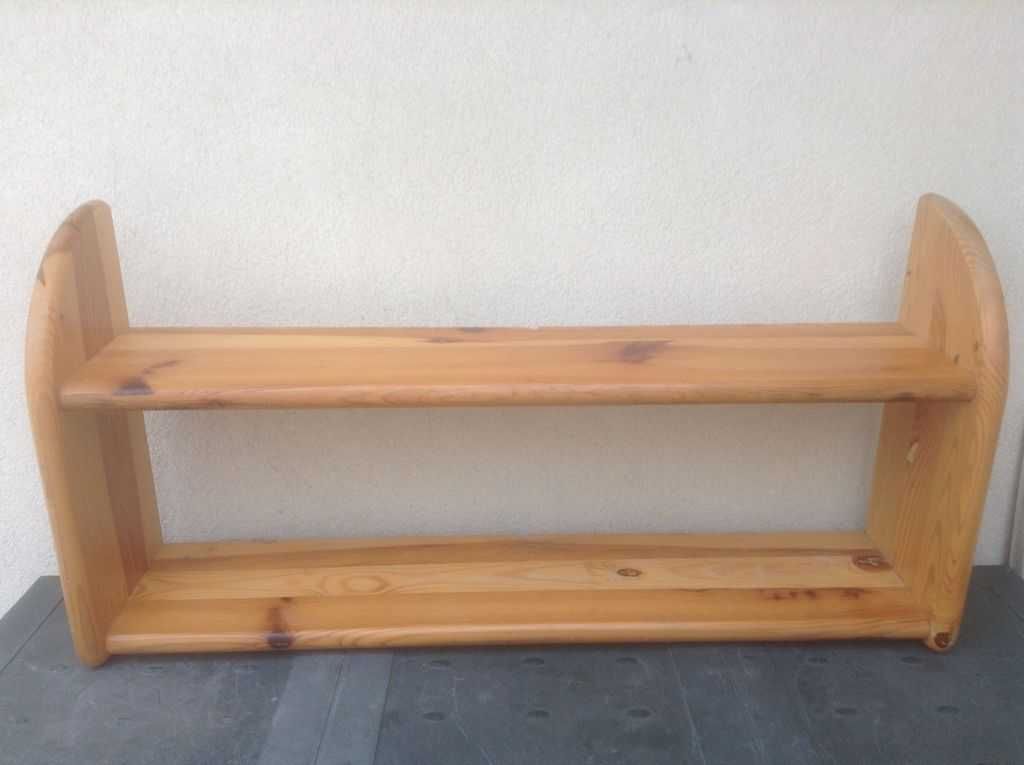 Półka dwupoziomowa z litego drewna. 90x 45x 20cm.