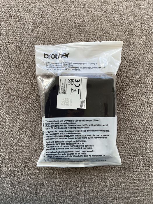 Оригинальный чернильный картридж Brother LC223BK черный