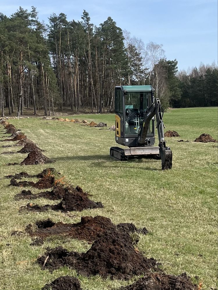 Usługi Minikoparka. Minitraktorem. Glebogryzarka. Wywrotka 3,5t
