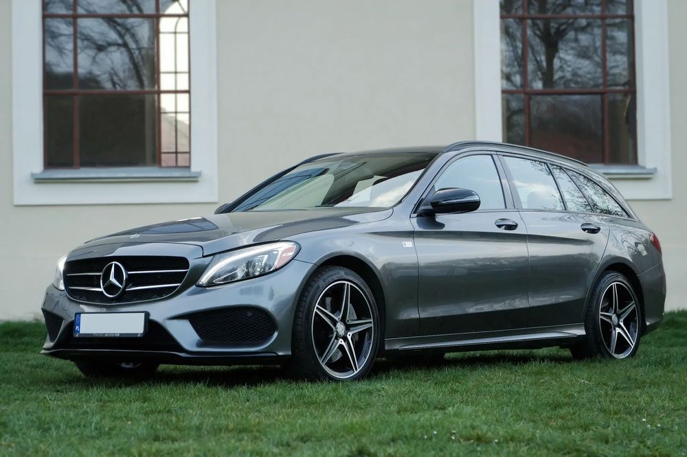 Mercedes-Benz Klasa C Stan idealny, po pełnym serwisisie, pakiet AMG