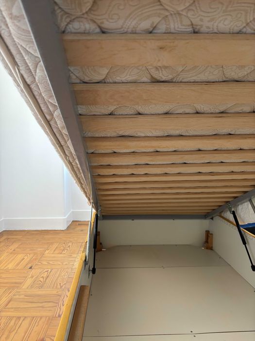 Sommier com arrumação IKEA