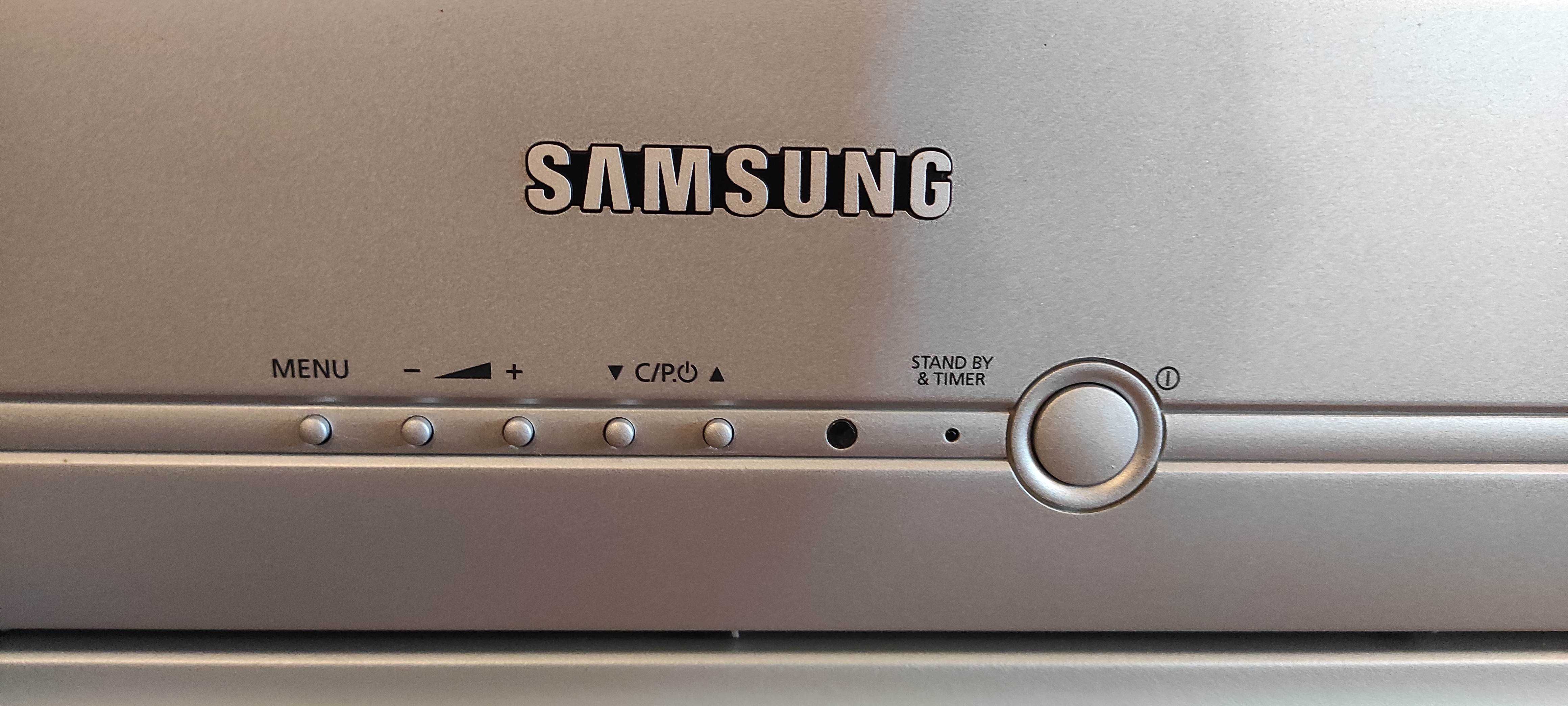 TV Samsung 32 polegadas, CRT, com móvel, a funcionar perfeitamente.