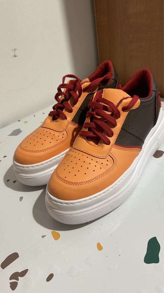 Sneakersy Guess rozmiar 40