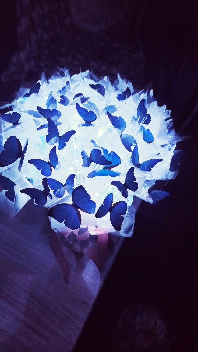 Букет із метеликів з підсвіткою . Букет из бабочек светящийся