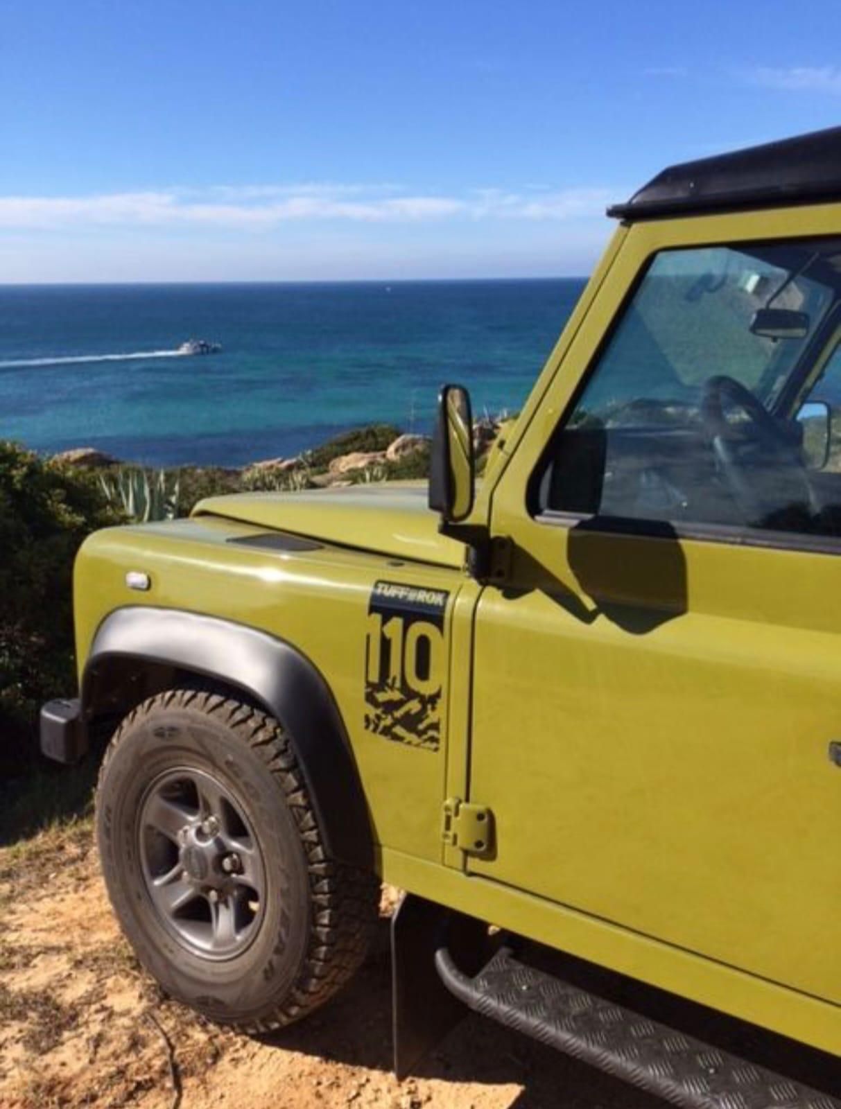Land Rover Defender 110 Td5 _ 9 lugares
2001