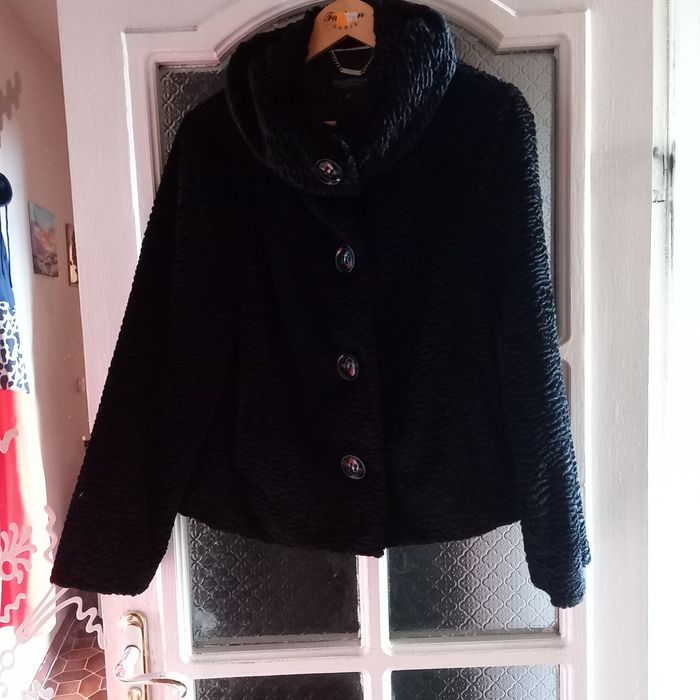 Полушубок каракулевый искусственный  50 размер