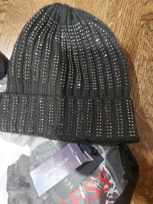 GUESS женская шапка в камнях