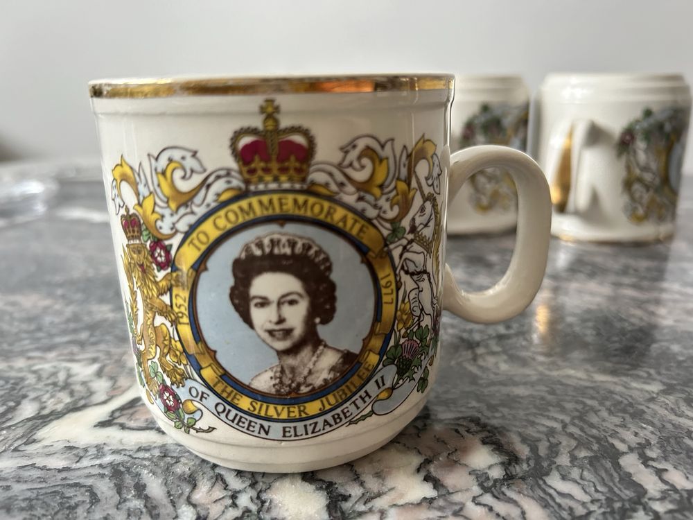 4xKubki -  rok 1977. Queen Elizabeth Silver Jubilee  Churchill China