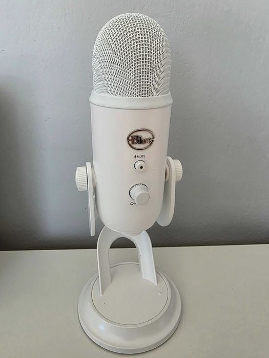 Mikrofon pojemnościowy studyjny BLUE YETI USB biały