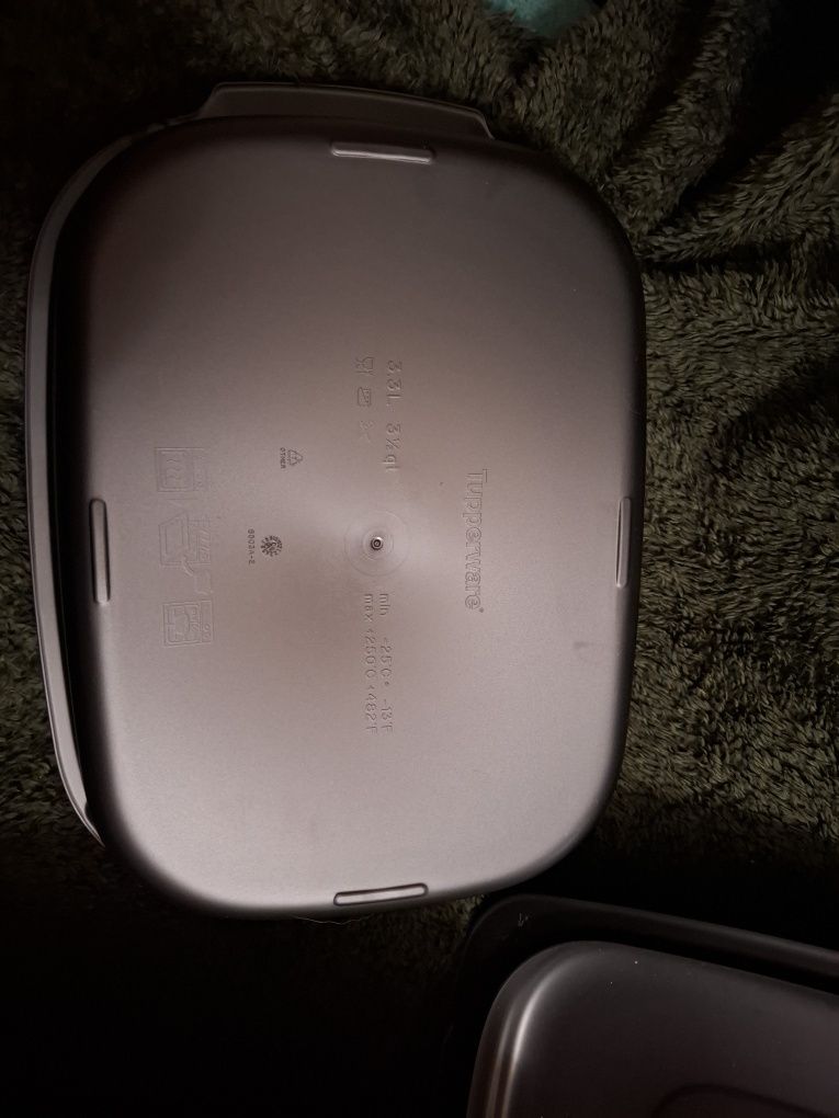 Nowy pojemnik 5.7 l ultrapro Tupperware