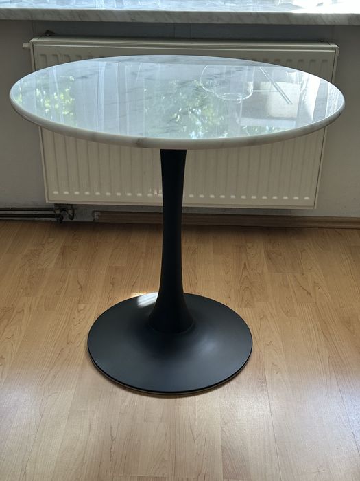 Stół marmurowy  typu Tulip średnica  80 cm