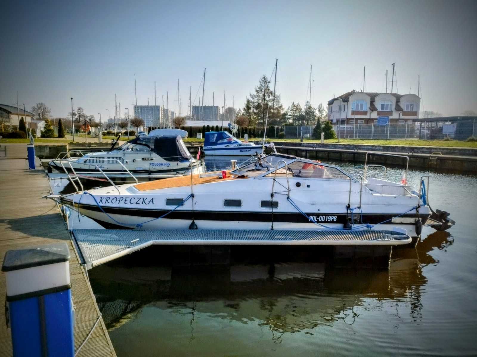 Jacht motorowy houseboat 7,5m b. doinwestowany. Przyczepa Czytaj opis