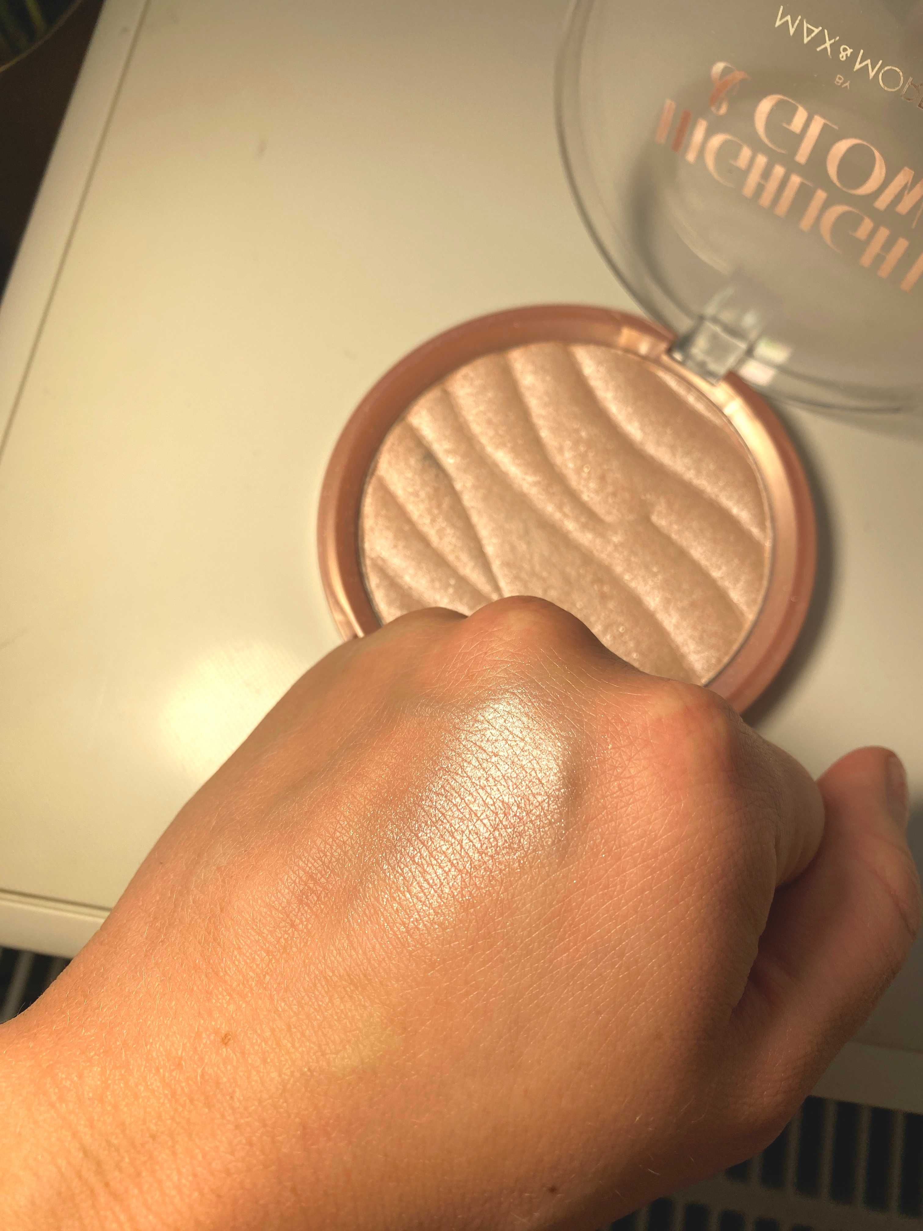 rozświetlacz srebrny do twarzy i ciała Highlight & Glow Max & More