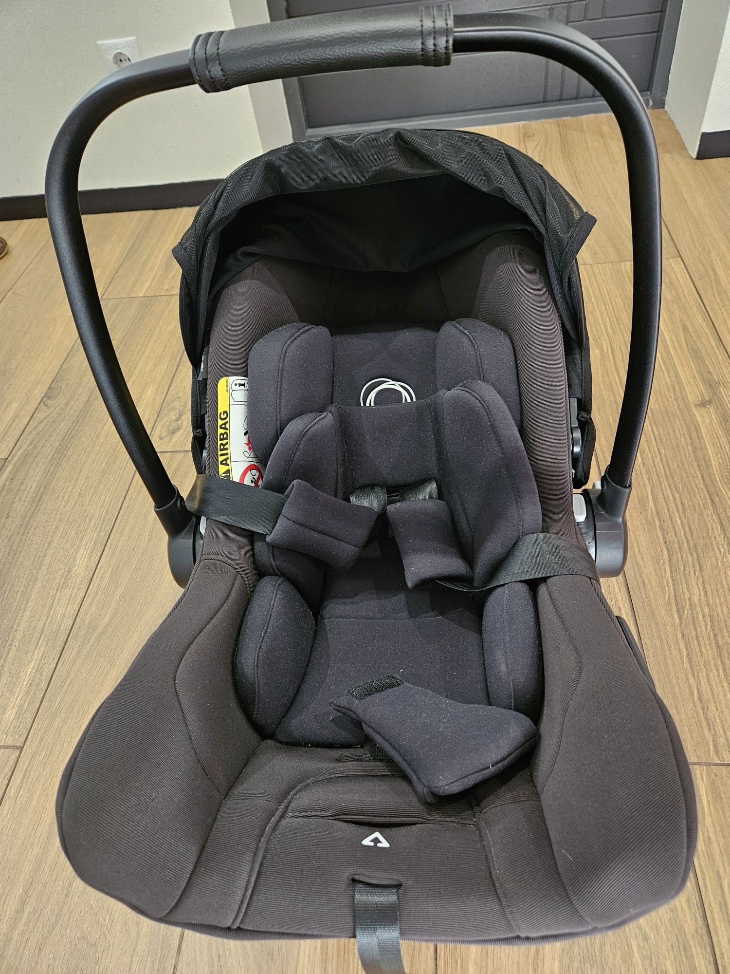 Автокрісло Bugaboo Turtle Air By Nuna разом з базою Bugaboo 360 base