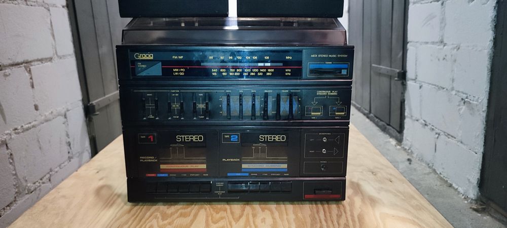 Mini wieża Gracia, gramofon,Tape i radi.