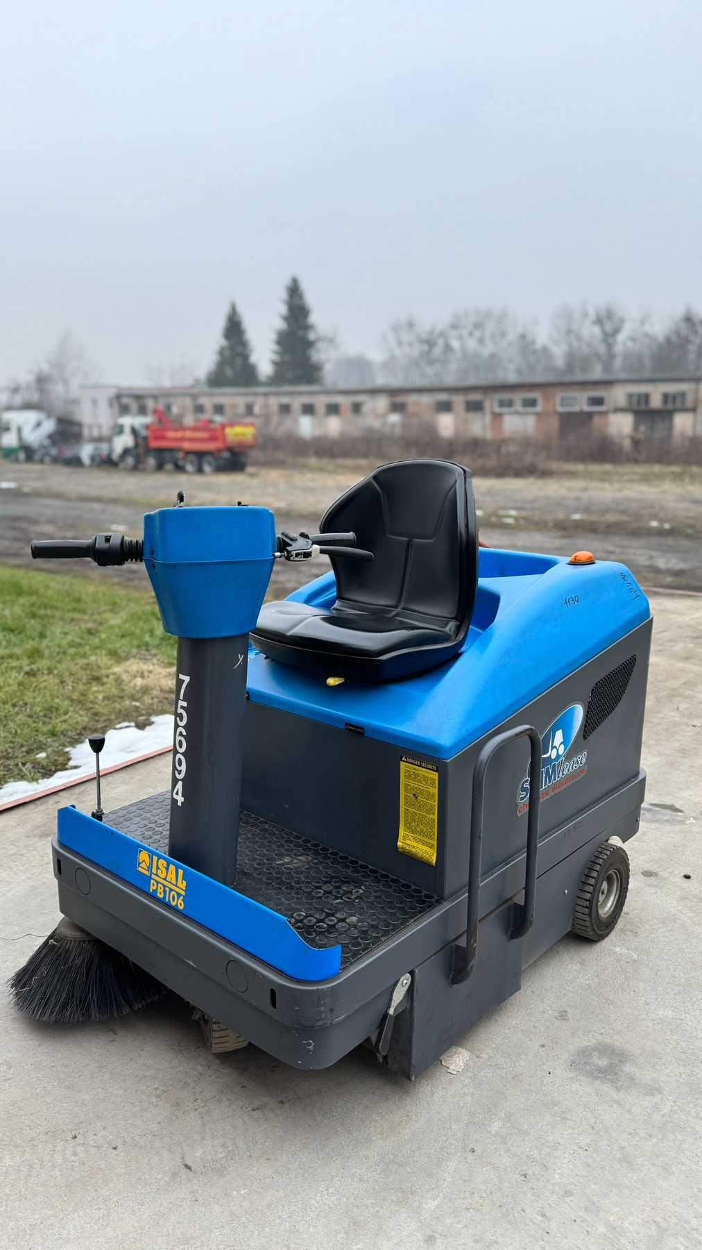 Ваакумно підмітальна машина 1130 Isal PB 106 E