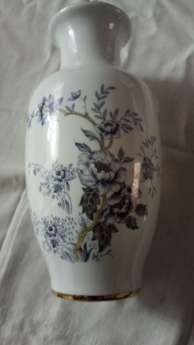 Pote de Porcelana - RIXANATI, pintado a mão em azul e dourado.