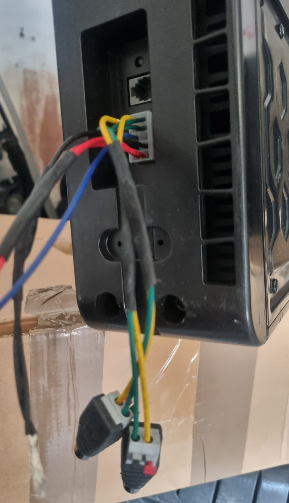 Płaski subwoofer aktywny Pioneer TS-WX710A do bagażnika pake za fotele