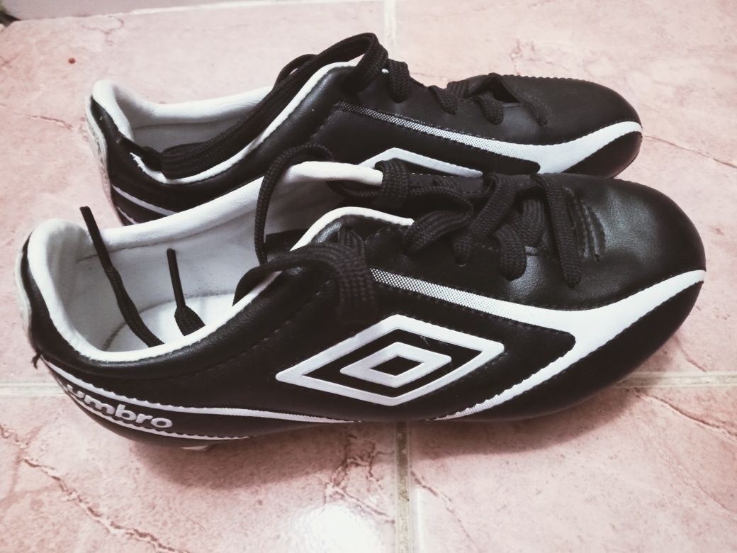 Umbro бутсы футбольные р 32 состояние новых