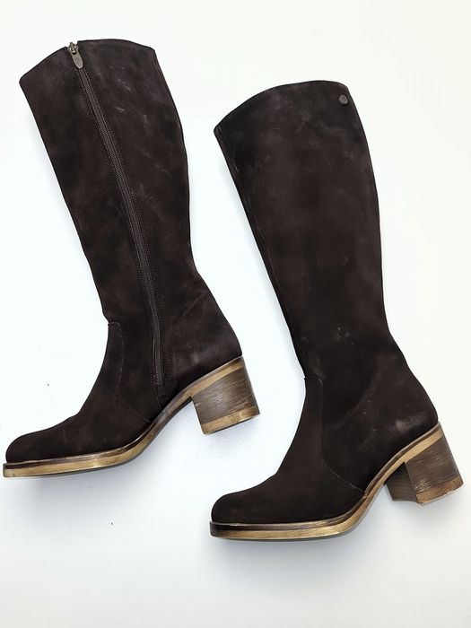 Kozaki zamszowe na niskim obcasie Toni Pons 36