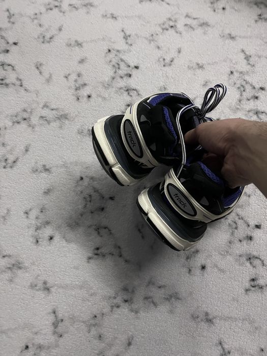 balenciaga track