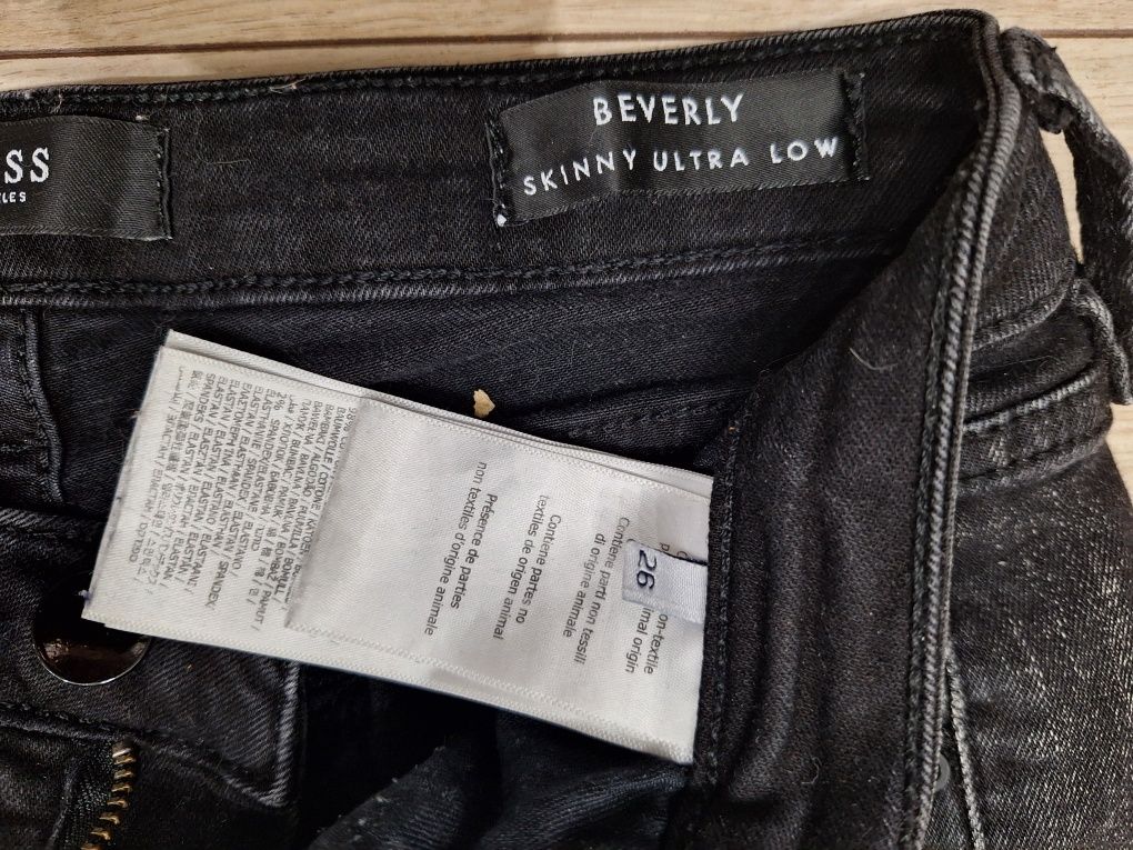 Guess Beverly skinny ultra low r. 26 XS