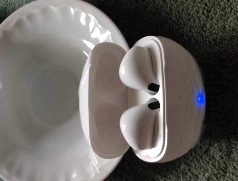 Nowe słuchawki do telefonu do uszu USB bez kabla wkładane nowe z metką