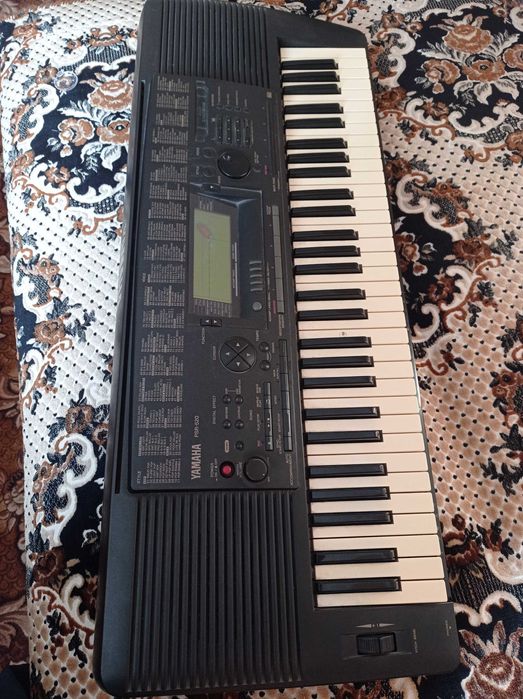 Синтезатор YAMAHA 520