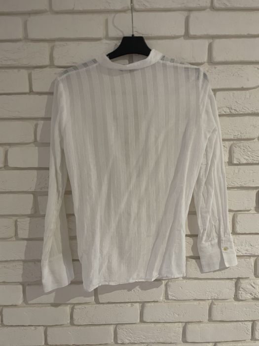 Biała bluzka Massimo Dutti prążki dekolt