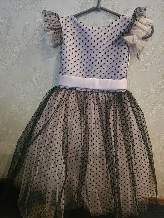 Плаття для двійні, випускний у садочок