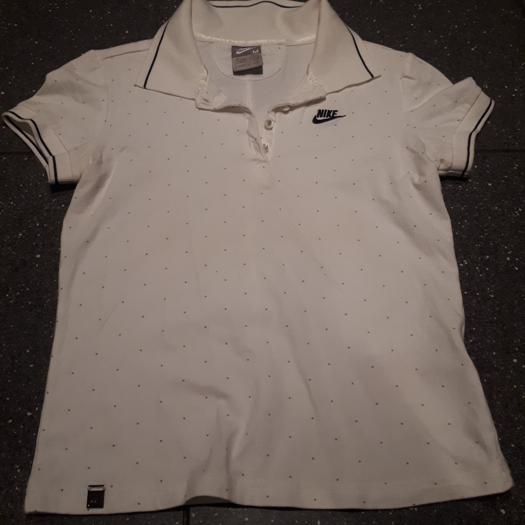 Koszulka polo Marki NIKE. Biała 38/40. Nowa - bez metki