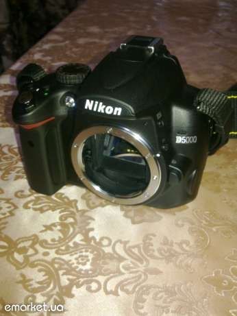 Зеркальная камера NIKON D5000 Body