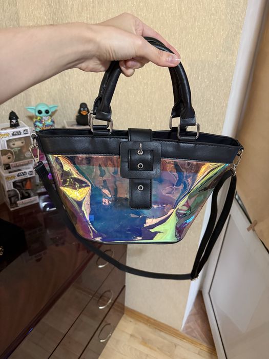 Яскрава, незвичайна сумка