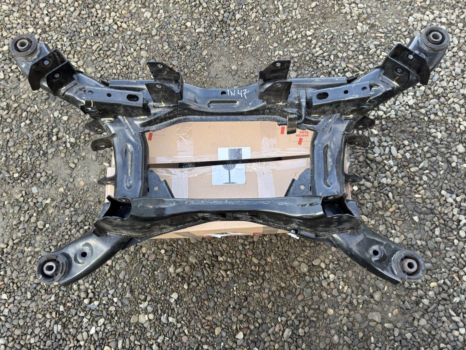 Задній підрамник Subaru Crosstrek