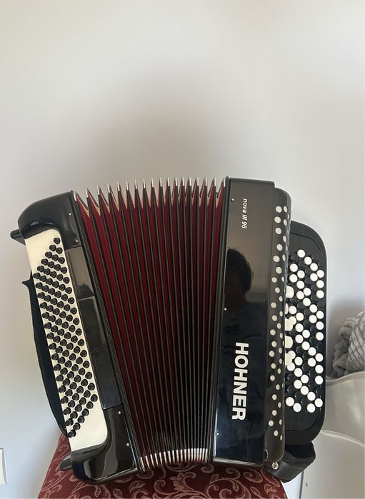 Akordeon HOHNER NOVA III 96 - Idealny stan!