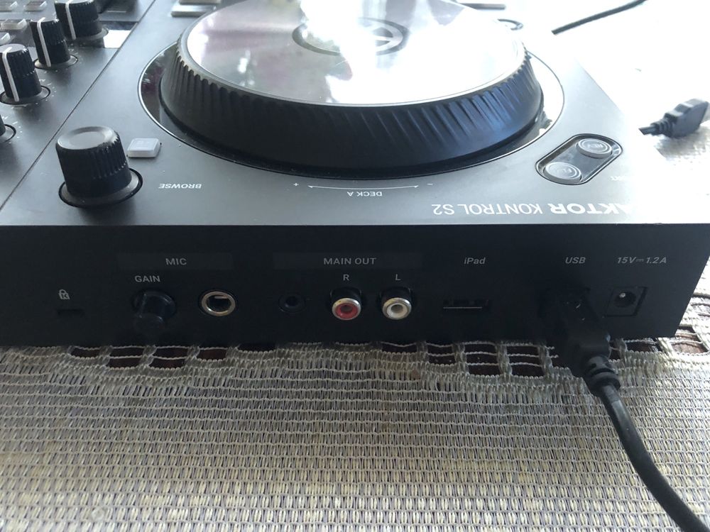 Mikser Native Instruments Traktor Kontrol S2 MK3 2 - kanałowy