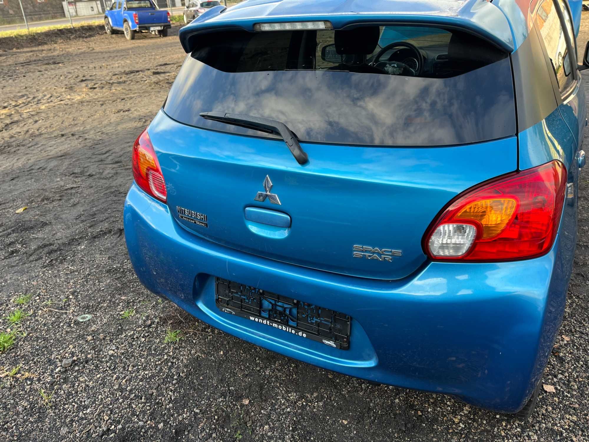 ćwiartka tył tylna mitsubishi space star 15r 1.2 lak T69