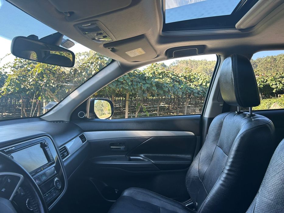 Mitsubishi outlander Phev 2.0 MIVEC Instyle Na