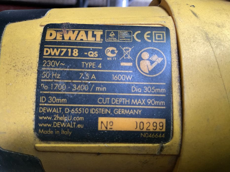 Торцовочна пила DeWalt DW 718-qs (305 мм)