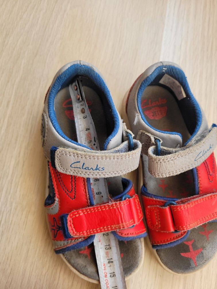 Sandały chłopięce świecące Clarks rozm. 25